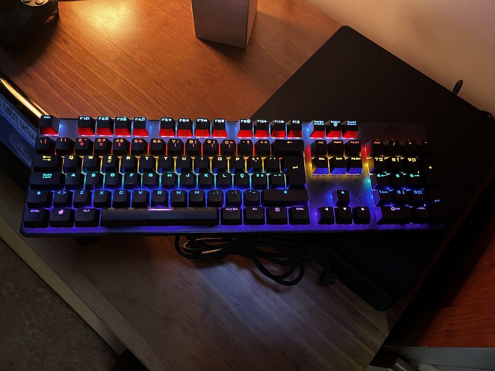 Teclado Mecânico trust gxt asta