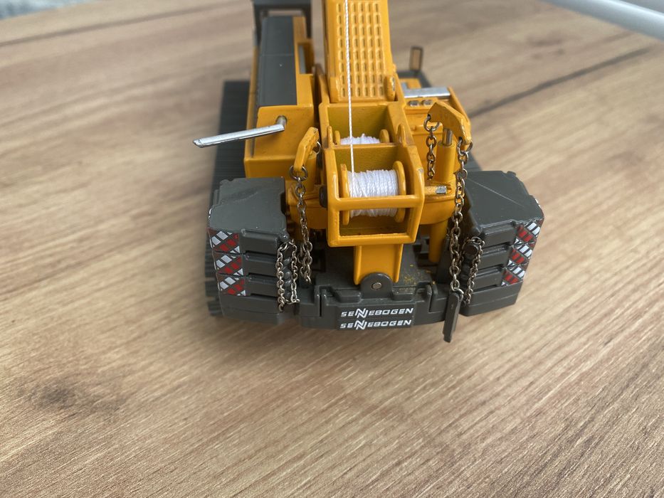 Продам модельку крана wsi nzg Senebogen 683 масштаб 1:50