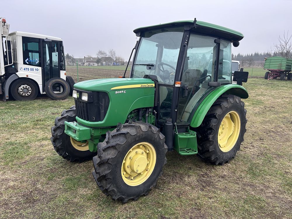 Johan Deere 5065E Polecam