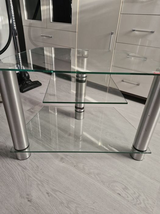 Stolik szklany pod TV