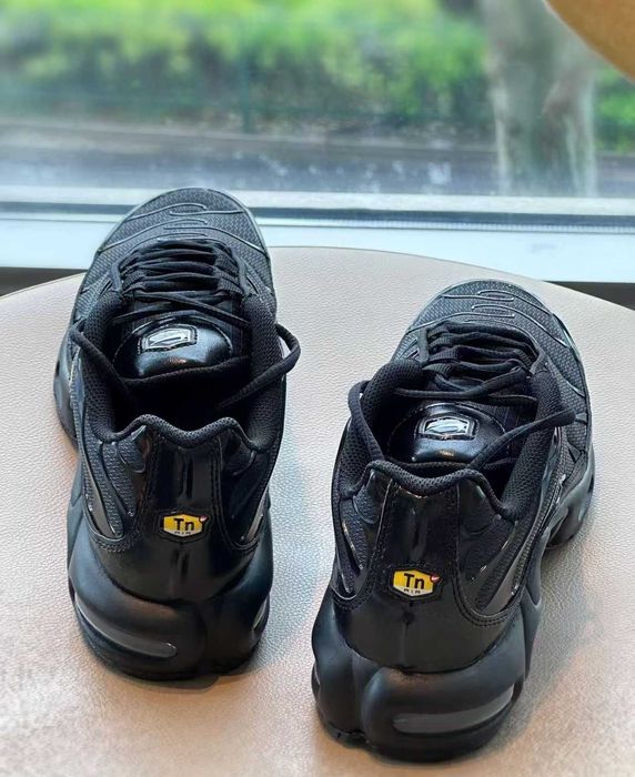 "Buty damskie Trampki"Nike_Air_Max_TN_Plus_czarny R. 45
