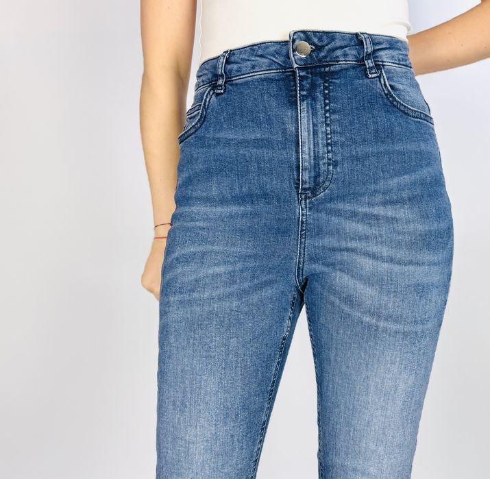 Niebieskie jeansy skinny z wysokim stanem L 40 Savida