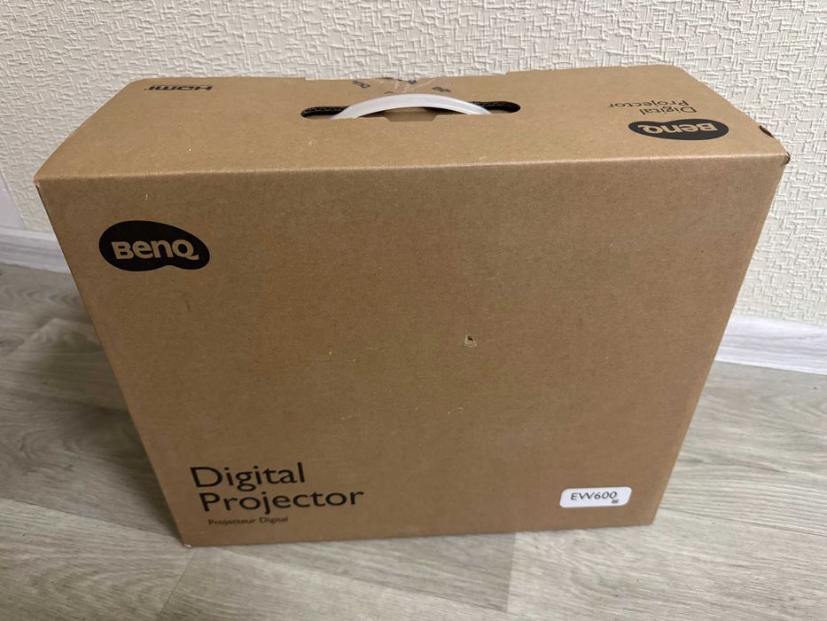 Мультимедійний проектор BenQ EW600 (9H.JLT77.1HE) (9H.JLT77.13E)