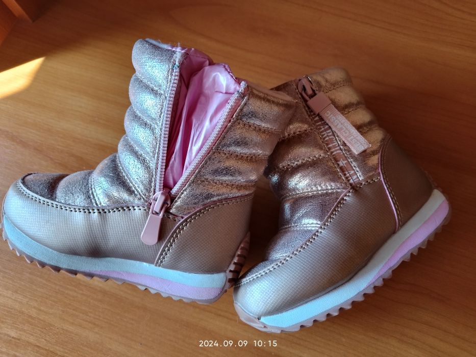 Зимові сапожки на дівчинку