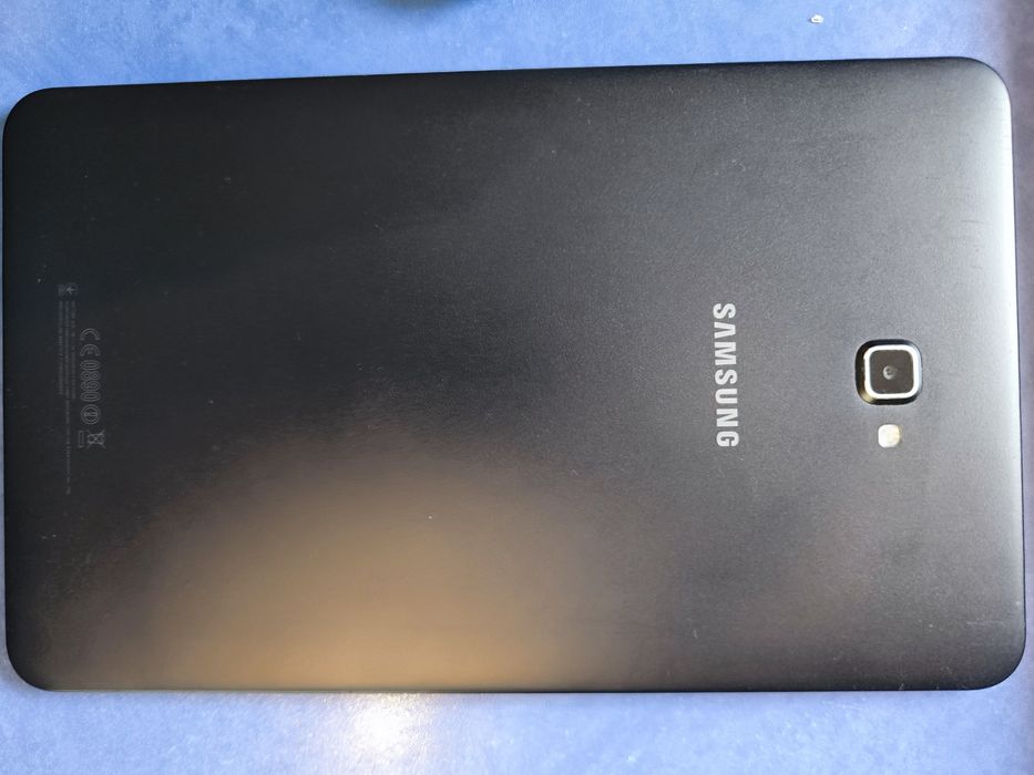 Планшет Samsung SM-T585
