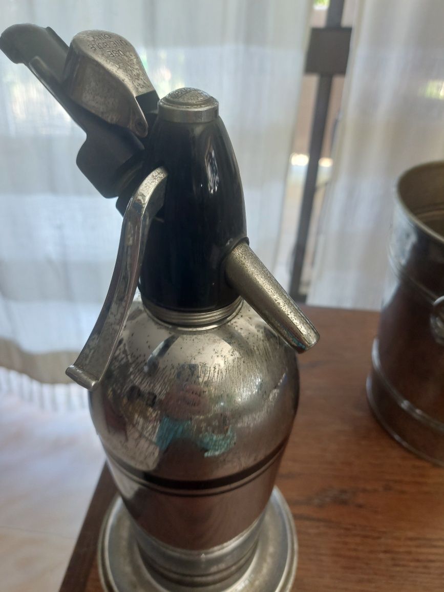 Garrafa de soda e balde  gelo em inox.Peças de coleçao.