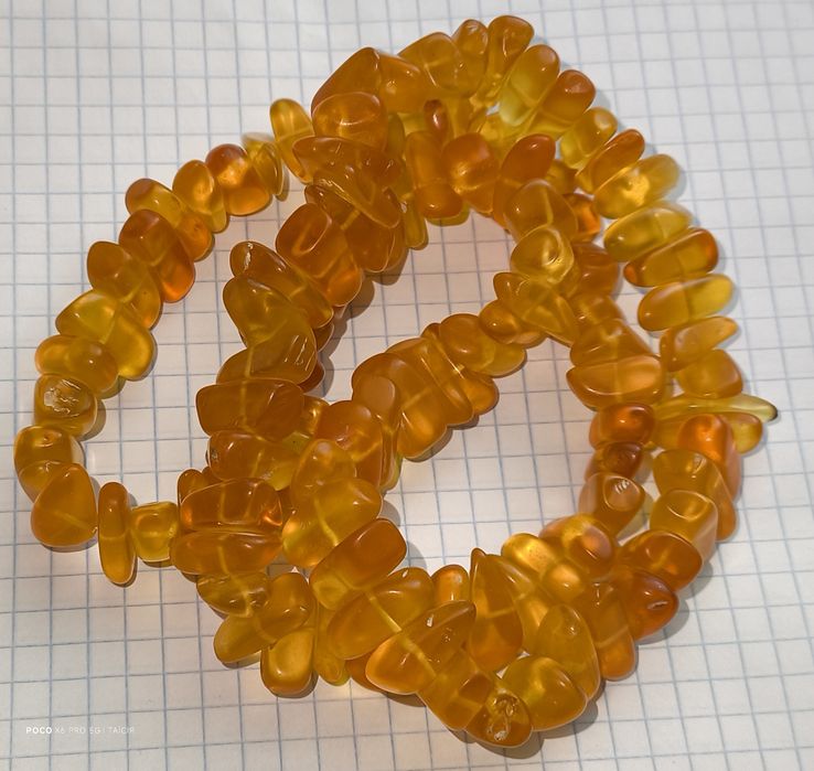 Намисто з бурштину.