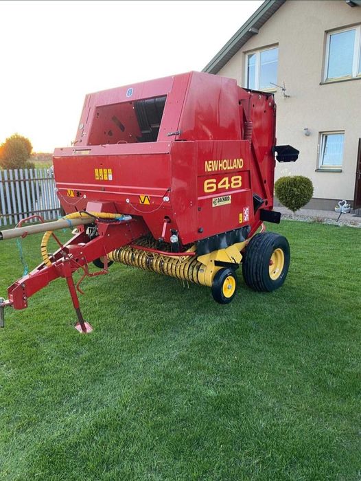 Prasa New Holland 648