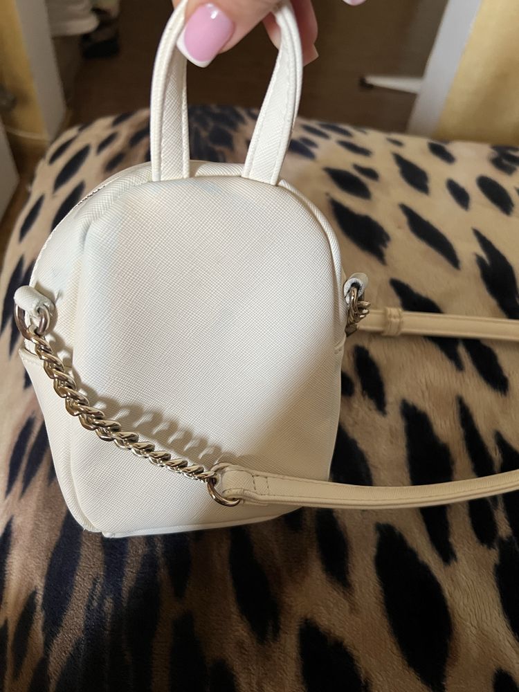 Маленький рюкзак Guess