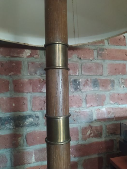 Stojąca lampa,drewno