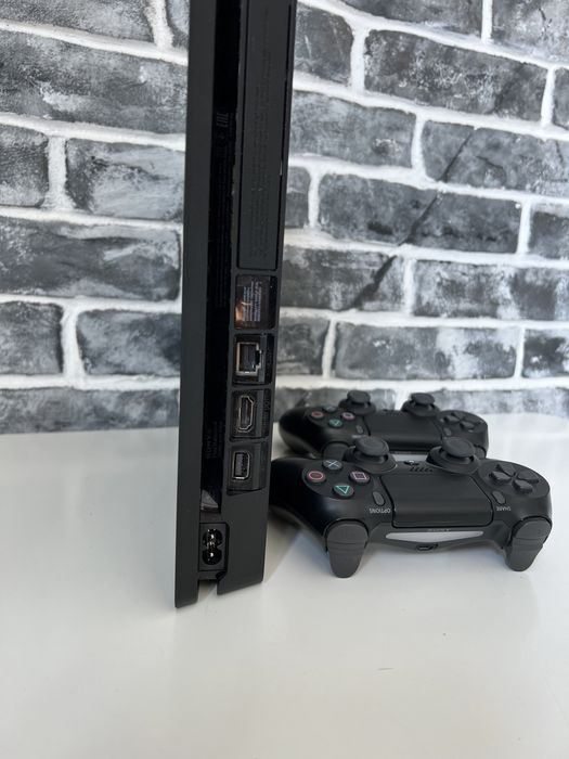 Ps4 slim 1 tb - 18 игр, 2 джйостика - пс4 слим