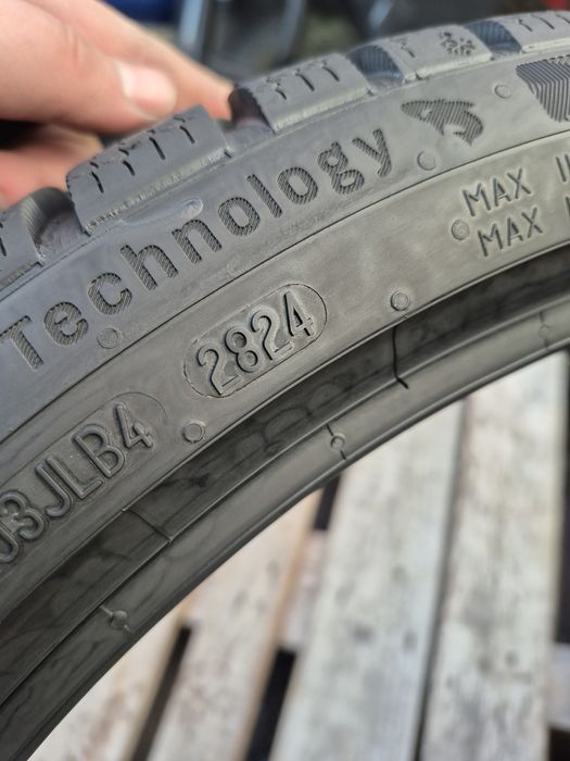 Opony uniroyal winterexpert 235.35r19 2szt zima 24r