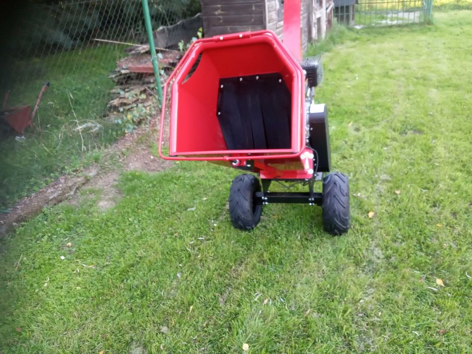 Wynajem Rębak do Gałęzi rozdrabniacz spalinowy Cedrus Myszków