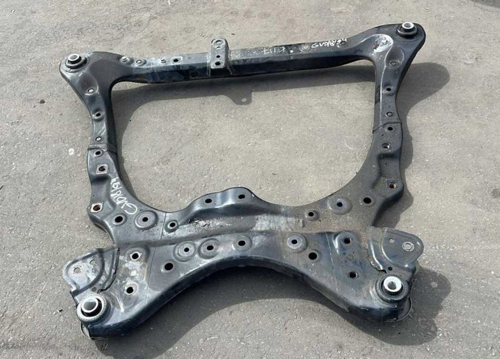 Підрамник б/у Toyota Camry 70 2017-2022