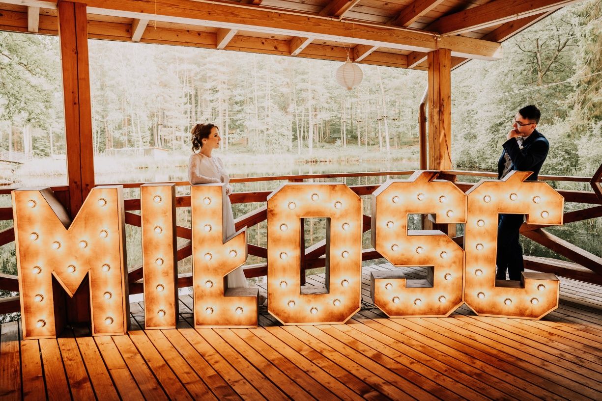 LOVE MIŁOŚĆ napis LED neon