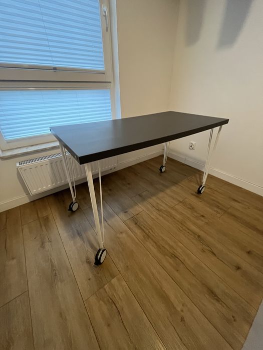 Stolik IKEA szary, kółka z blokadą