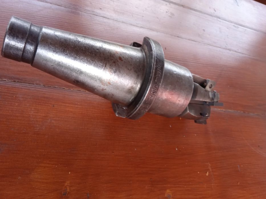 Фреза обдирочна з ромбічними пластинами