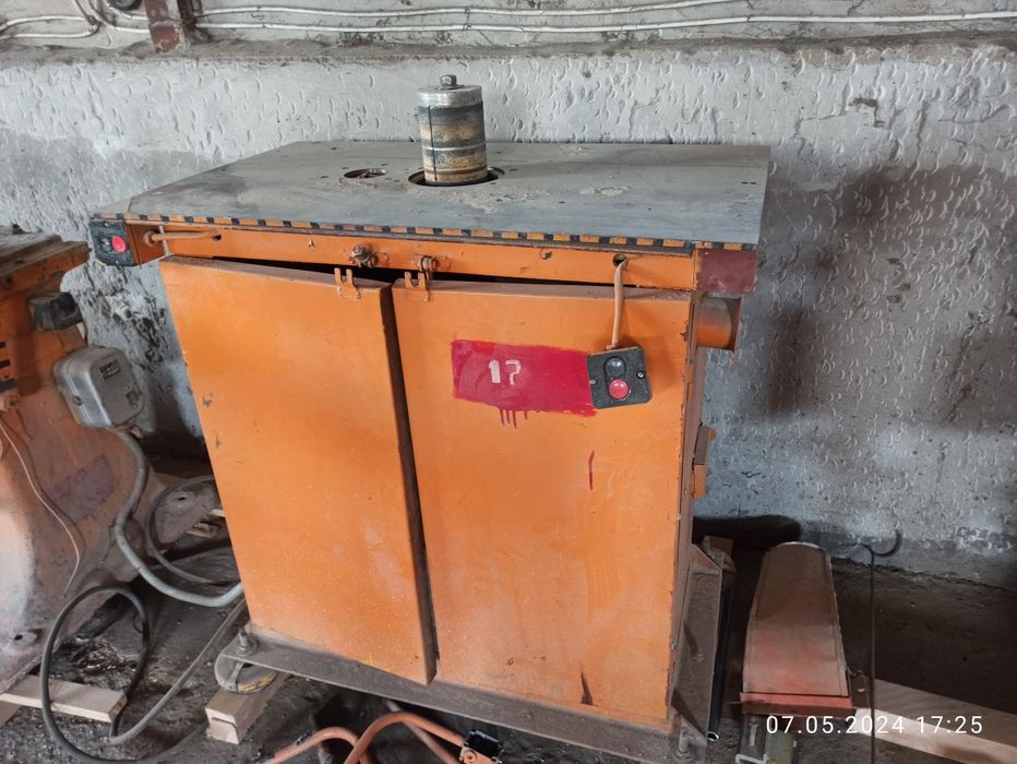 Столярне виробництво, деревообробні станки.