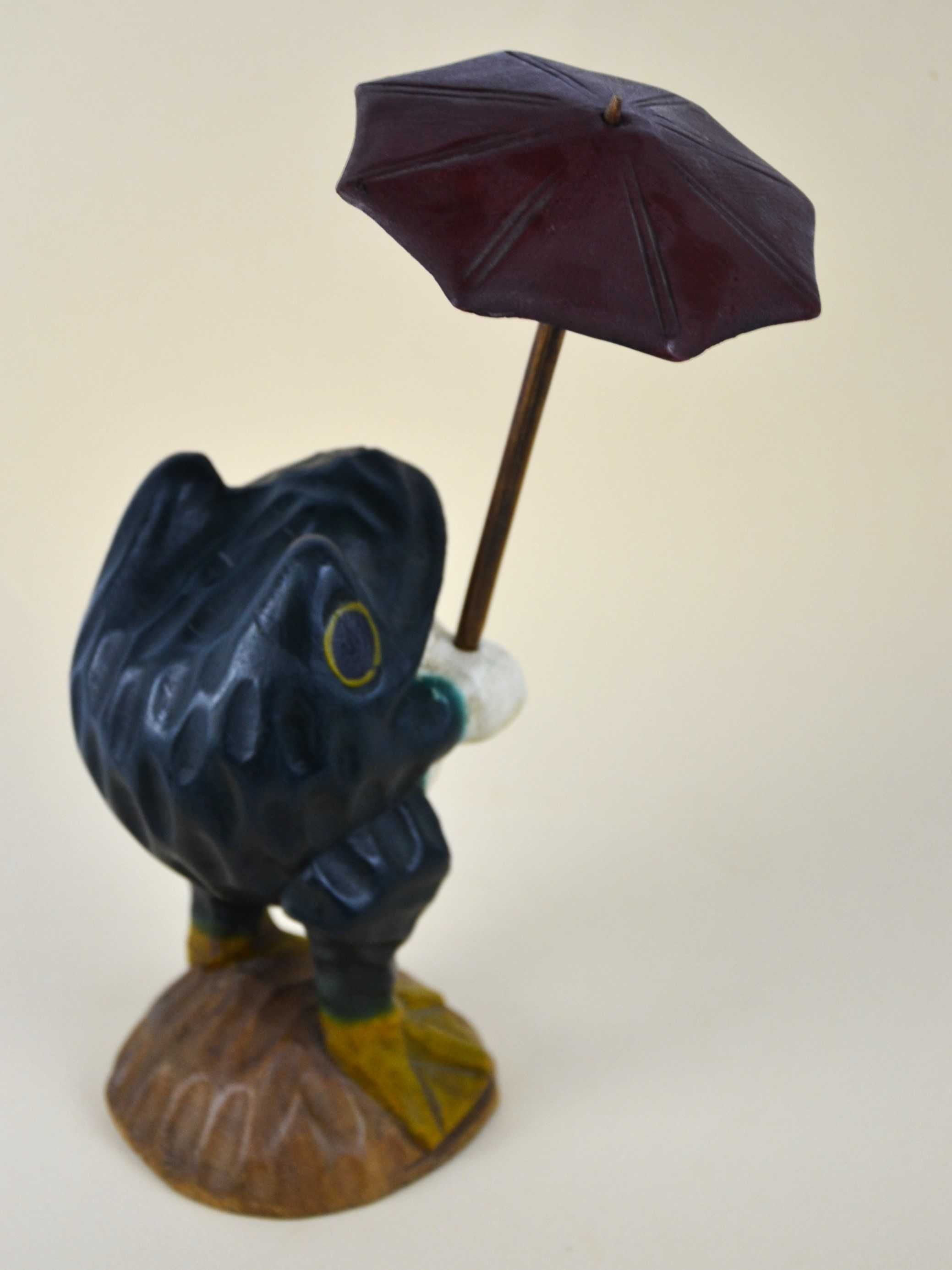 Vintage drewniana rzeźba żaba z parasolem 18/28cm