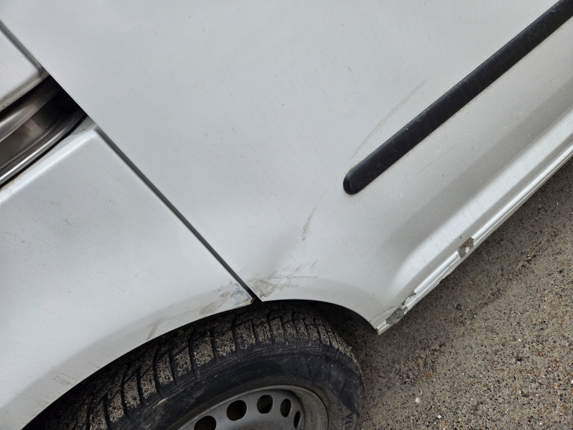 Volkswagen Caddy 1.6 дизель 2013