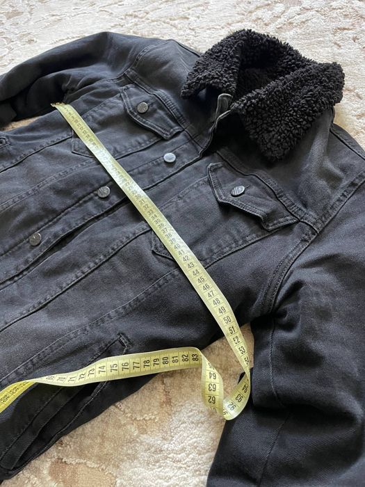 Джинсова куртка з хутром чорна