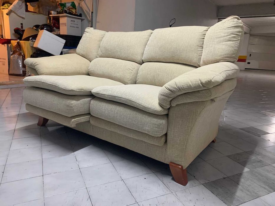 2 Sofás de Tecido Beges