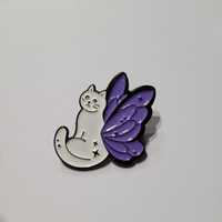 Kot biały motyl fairy core magia pin przypinka broszka neko