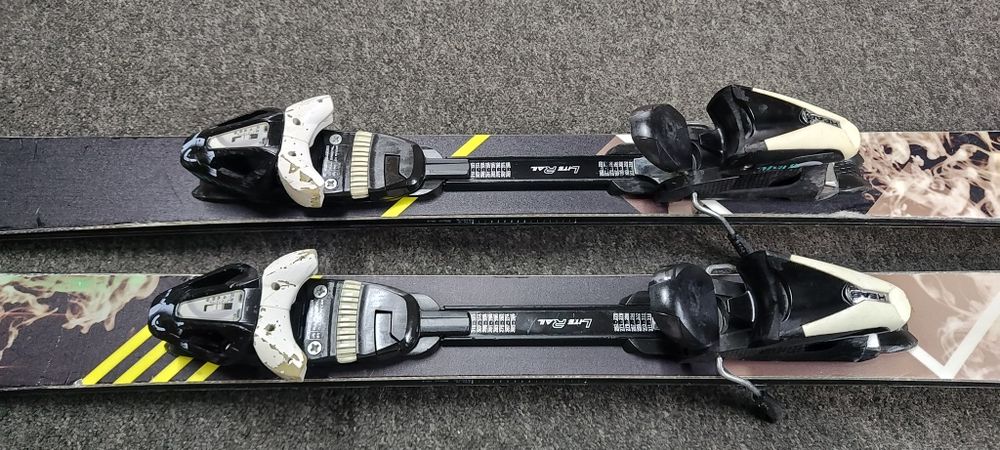 Freestyle 161 cm HEAD CADDY 81 twin tip