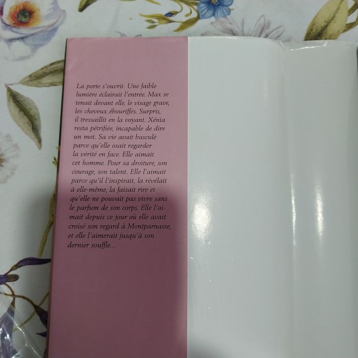 La louve blanche.  Portes incluídos.