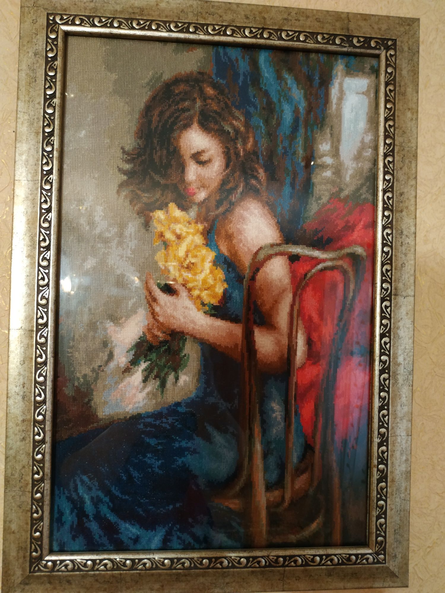 Вышитая картина крестиком Жёлтые розы ручная работа