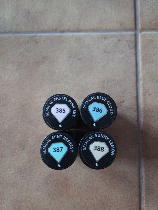 Lakiery hybrydowe Semilac