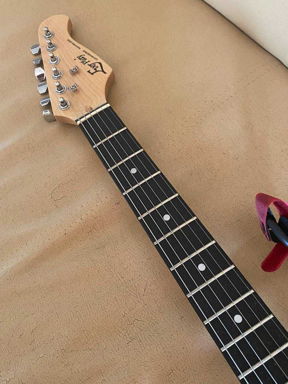 ZESTAW Gitara elektryczna Ever-Play st-2 + Karta dźwiękowa + kable