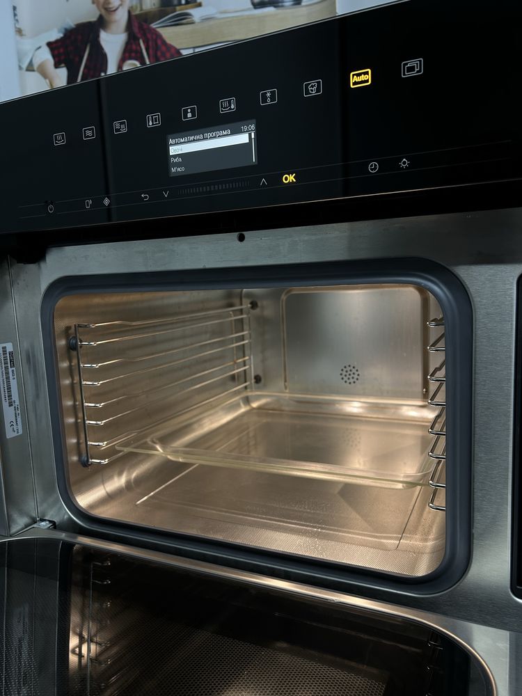 Вбудована Мікрохвильова піч  MIELE DGM 7440 OBSW  без тарілки