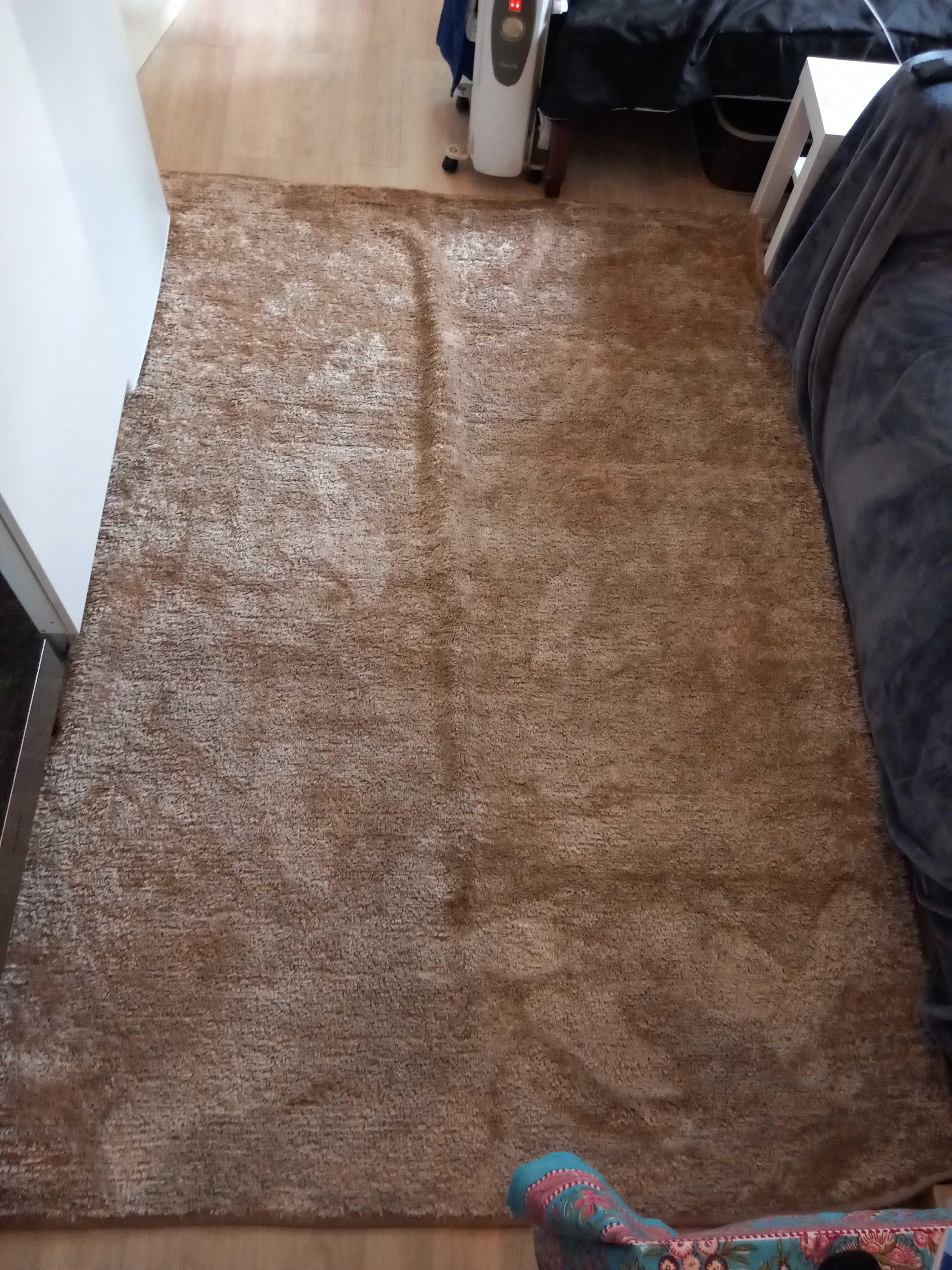 Carpete bege 2m por 1.70 .