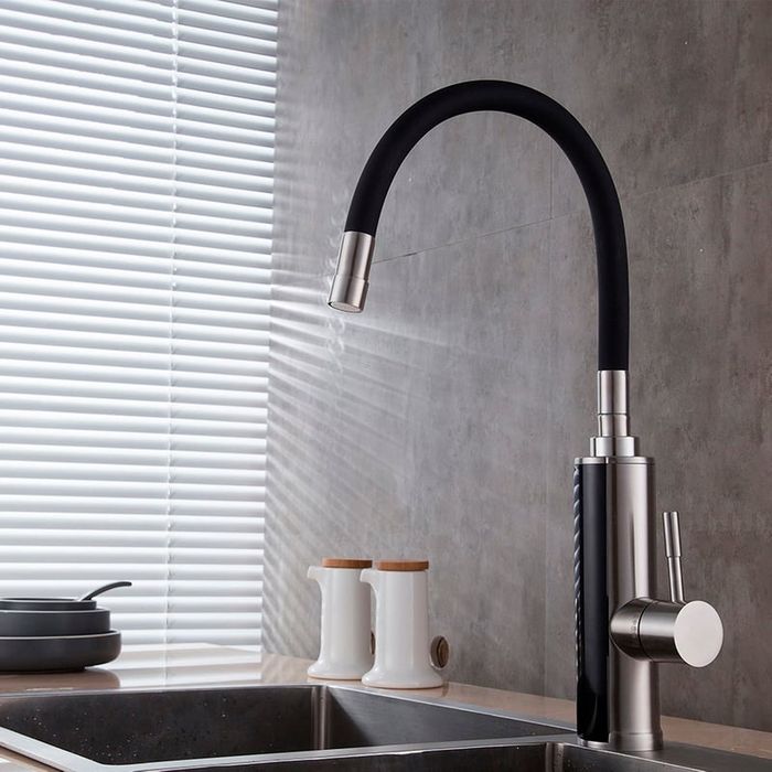 Проточний водонагрівач KRONER KRM Volt - ESG087RSS з дисплеєм