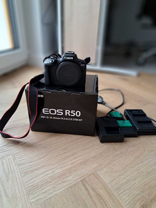 Body Aparat bezlusterkowy Canon R50 Stan idealny, przebieg 94 zdjęcia