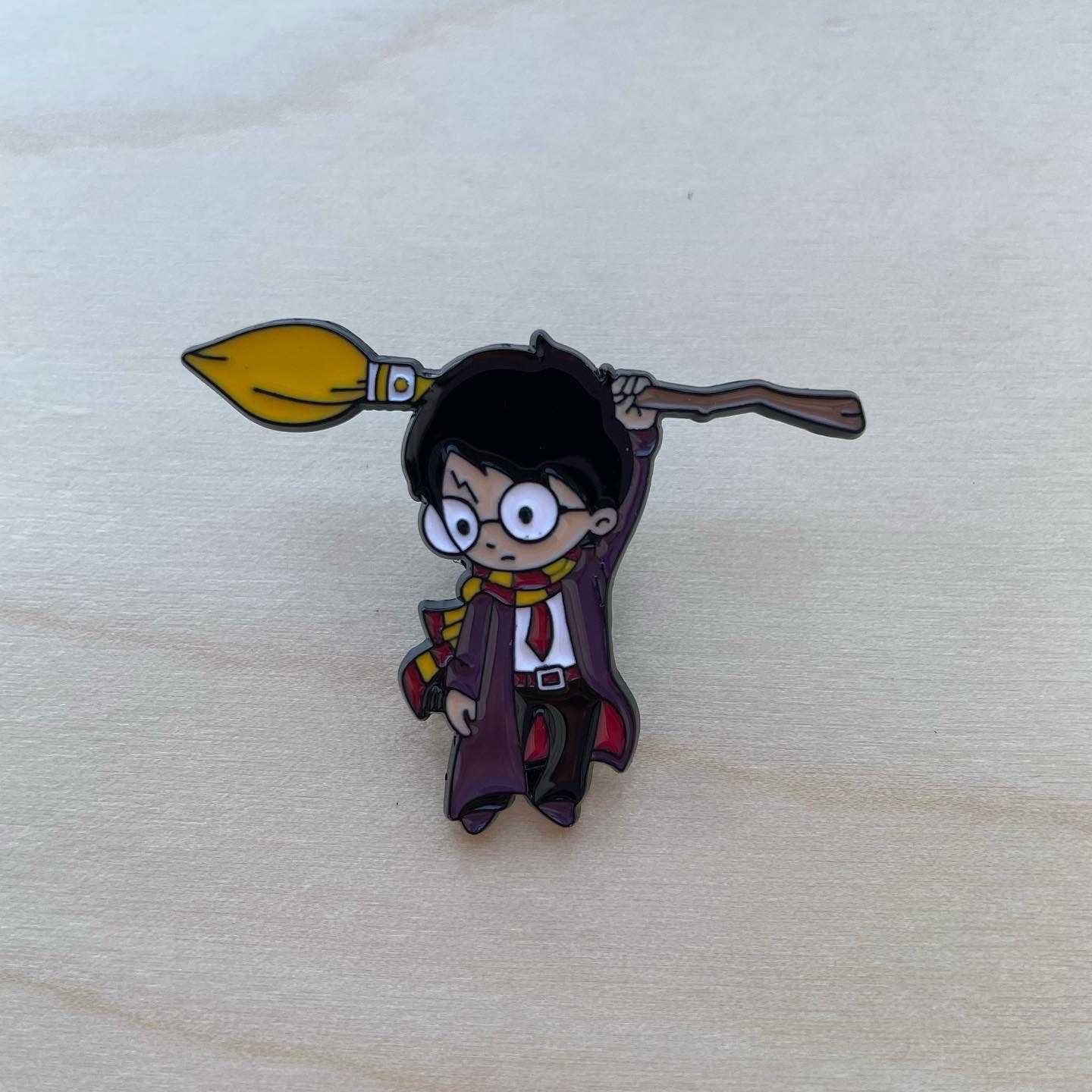 Pin Harry Potter & Broom