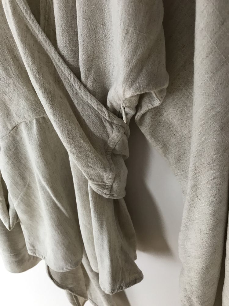 Lniana kopertowa bluzka kimono Reserved, jasny beż, wakacyjny klasyk