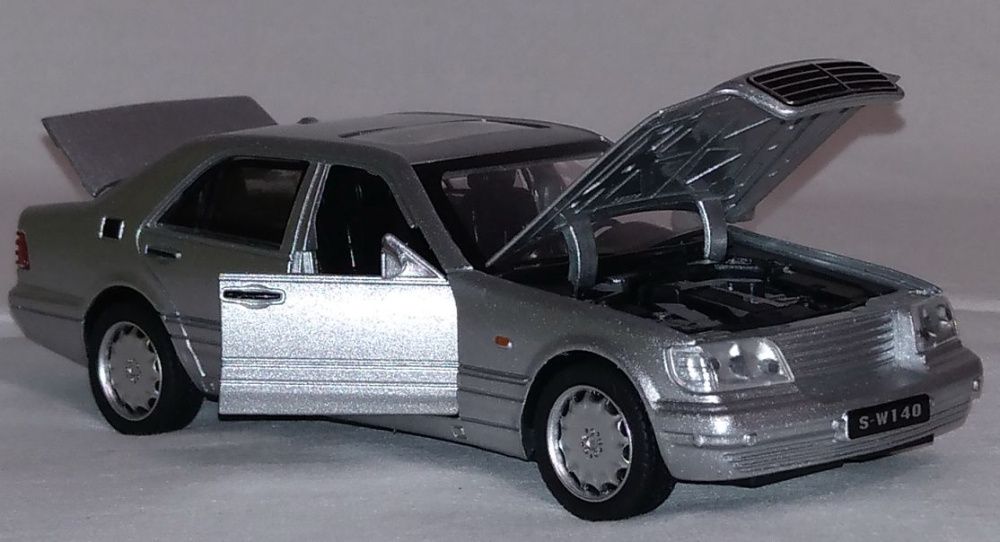 Машинка Mercedes-Benz W140. Металлическая инерционная модель, звук, св
