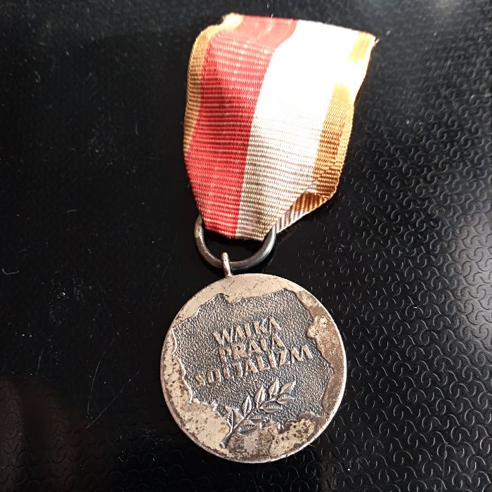 stary kolekcjonesrki medal walka PRACA SOCJALIZM XL 1944