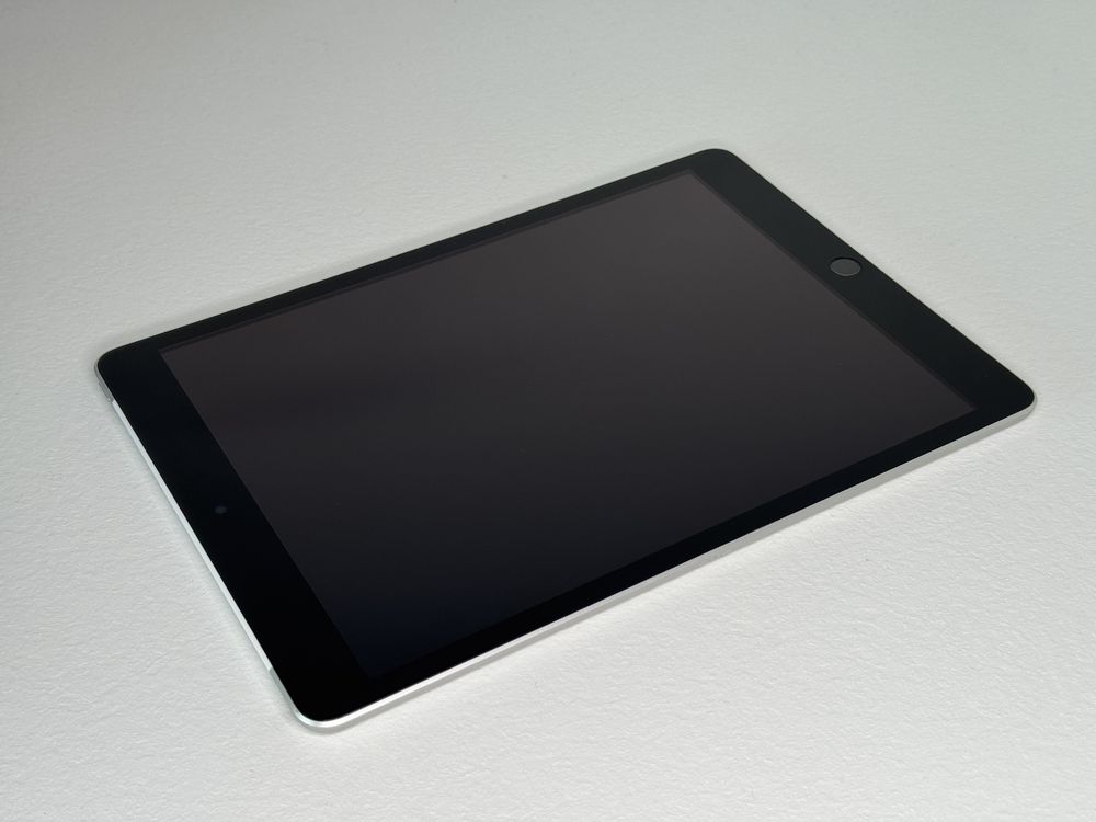 iPad 9. gen. (A2603) - 256GB - Cellular (LTE) - faktura VAT 23%