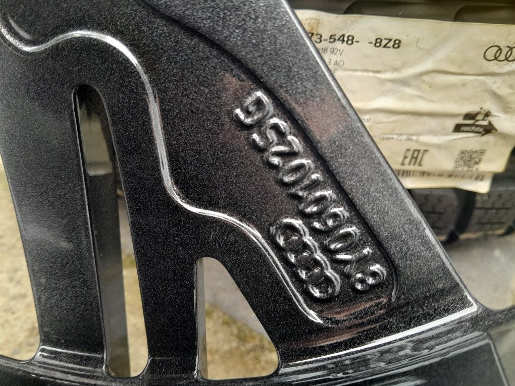 Jak nowe oryginalne 18 calowe koła zimowe audi a3 8Y Pirelli