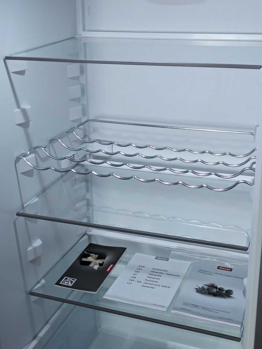 Холодильник Miele Чорне скло KFN 29132 D edt/cs з Німеччини