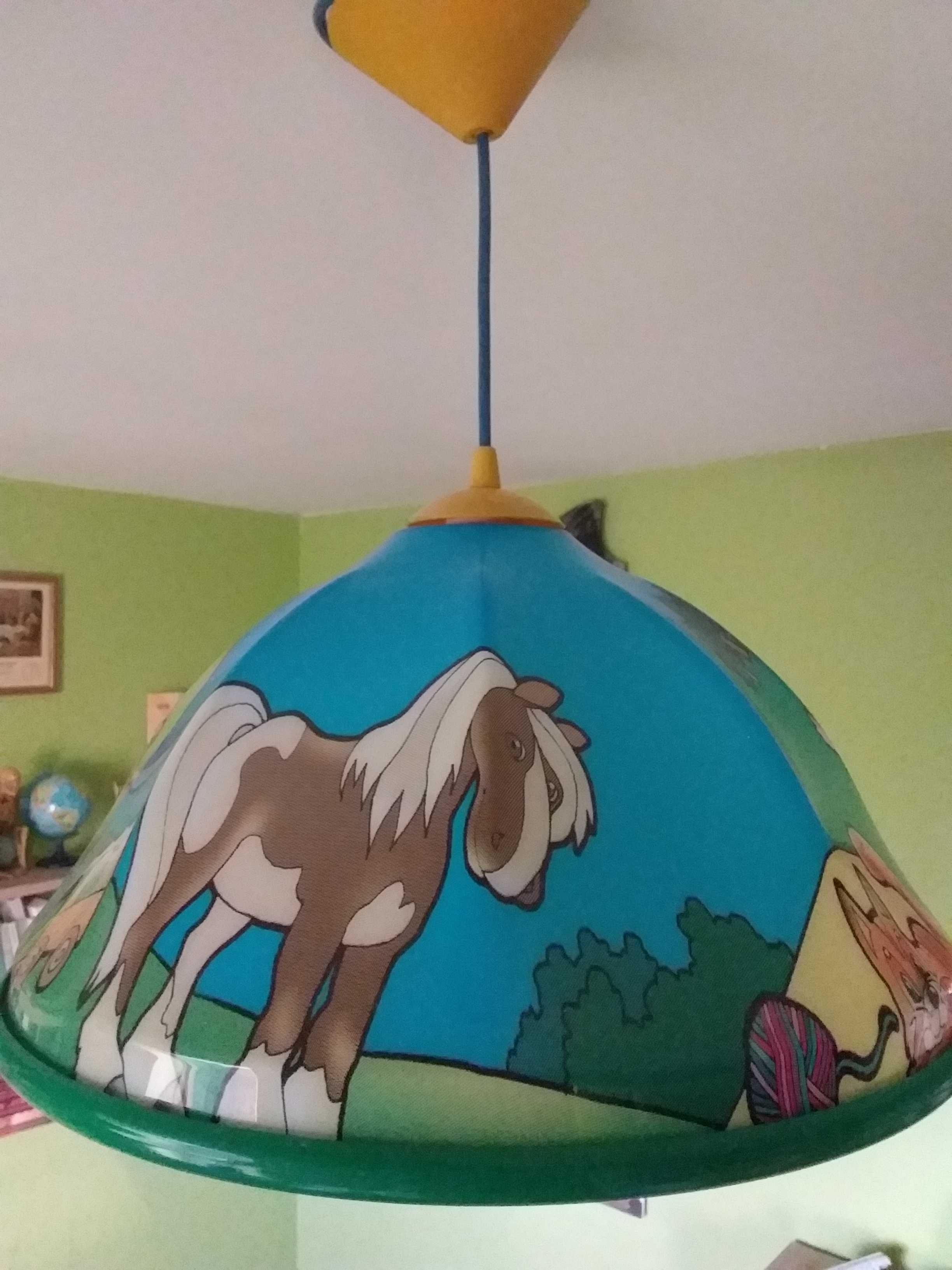 Lampa wisząca do pokoju dziecięcego, zwierzatka, plastikowy abażur.