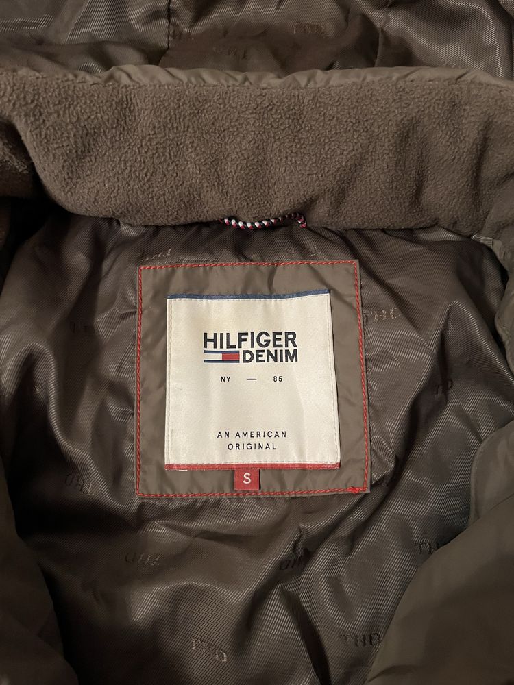 Tommy Hilfiger kurtka zimowa z kapturem