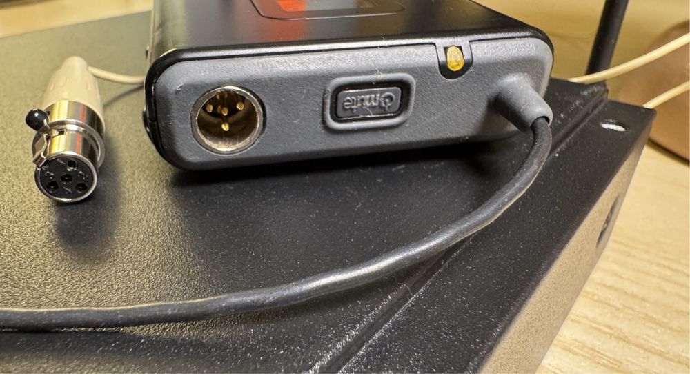Оригінал! Shure SLX з головною гарнітурою, бодіпак SLX1, ресівер SLX4