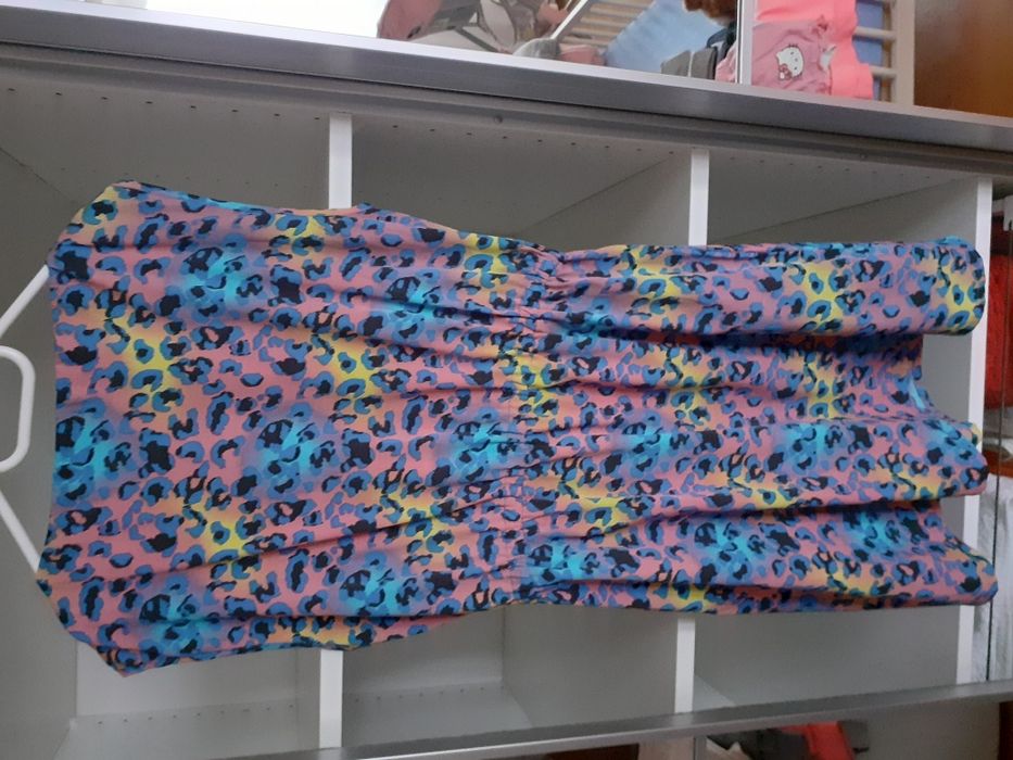 Sukienka na grubych ramiączkach