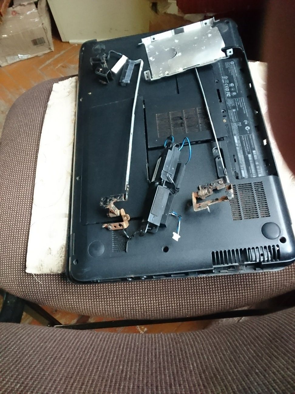 Комплектуючі і Материнська плата HP 655  Compaq (CQ58  -255SR))