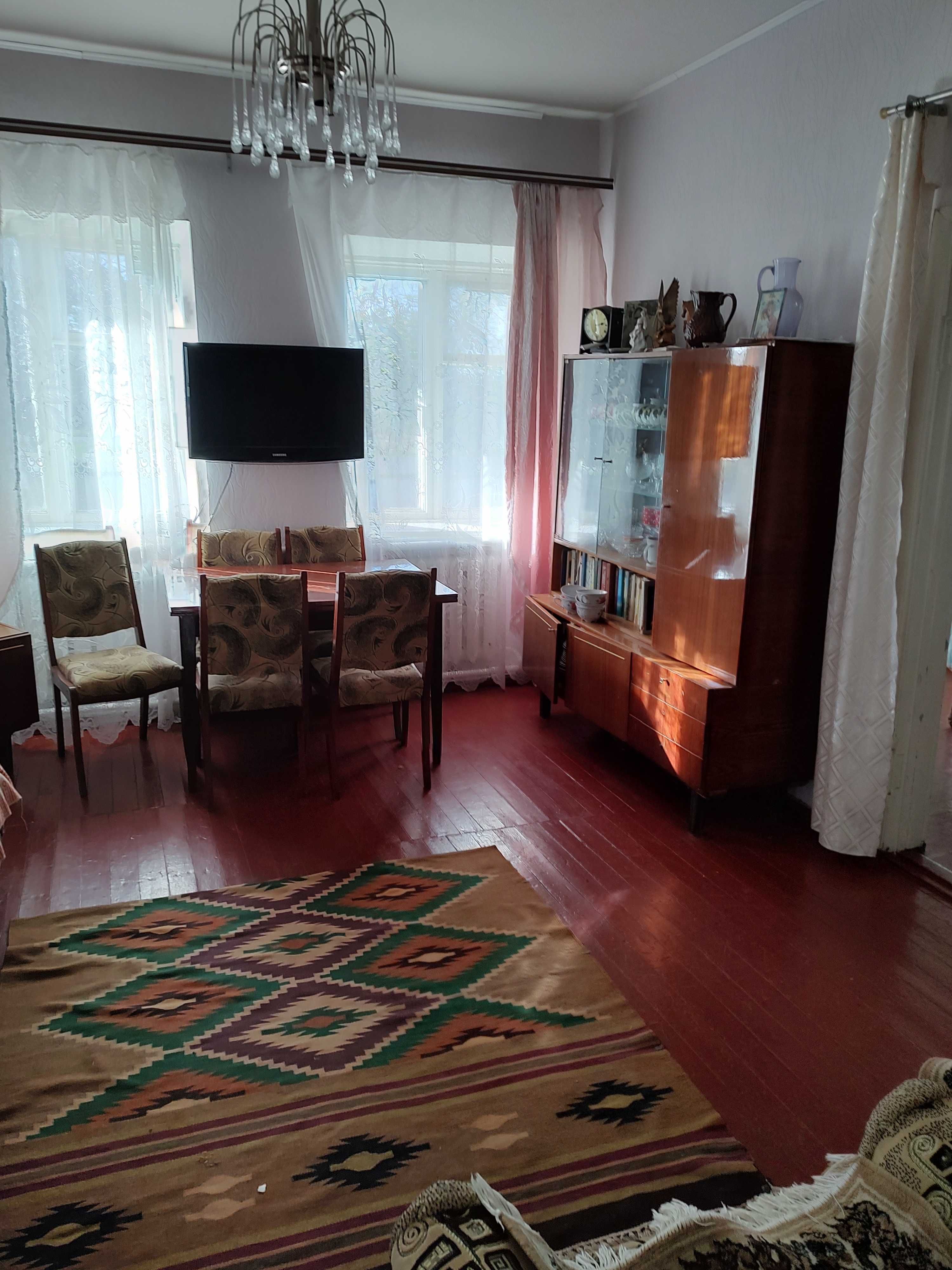 Продам будинок в селі.