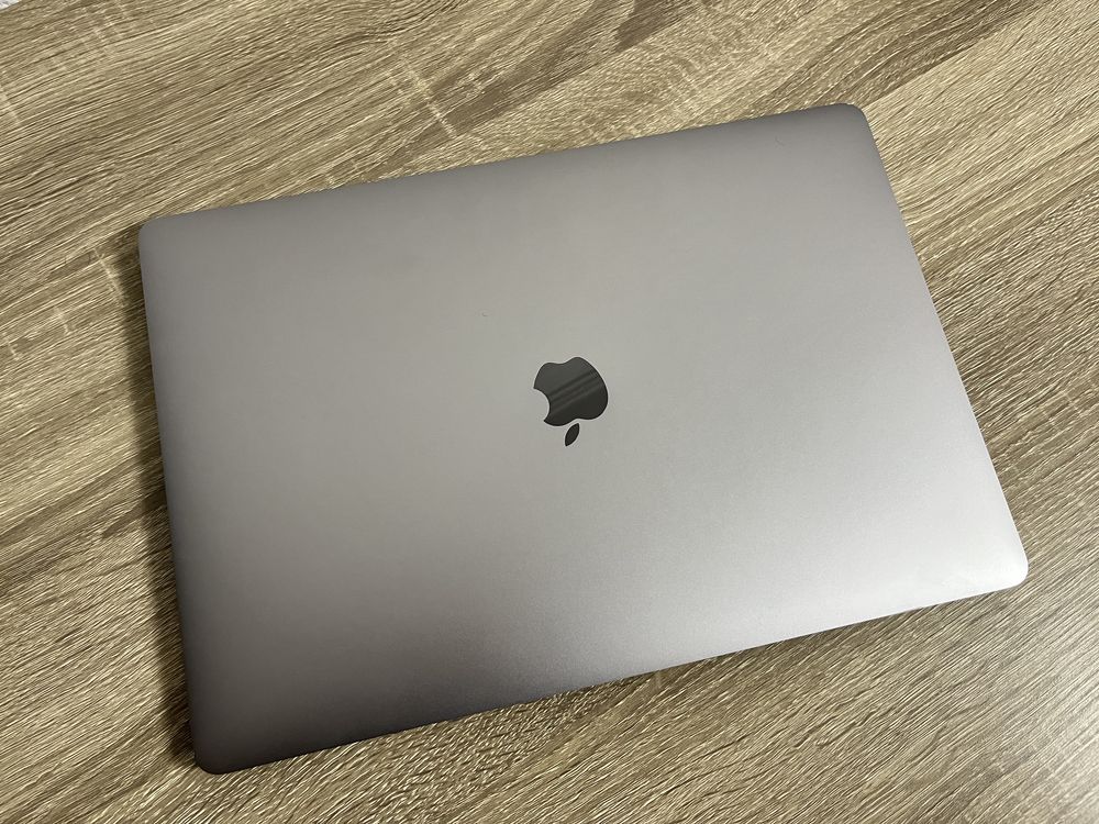 Macbook 15 pro 2019, 16/512, i9, 13 циклів АКБ (нова батарея)